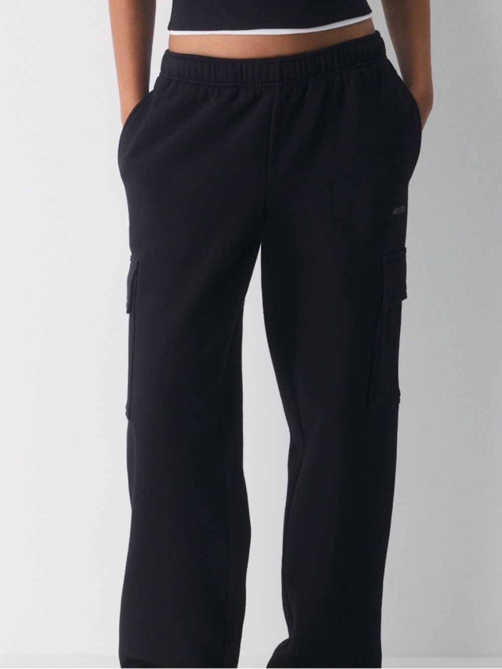 Aritzia Black Cargo Sweatpants